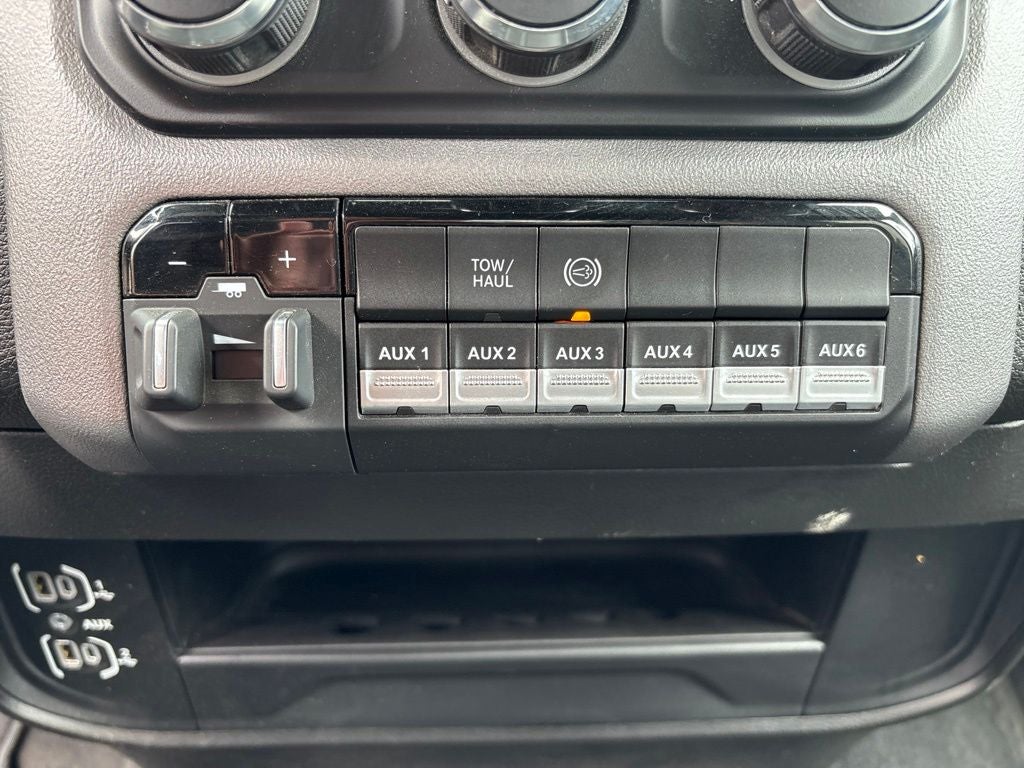 2024 RAM 3500 SLT