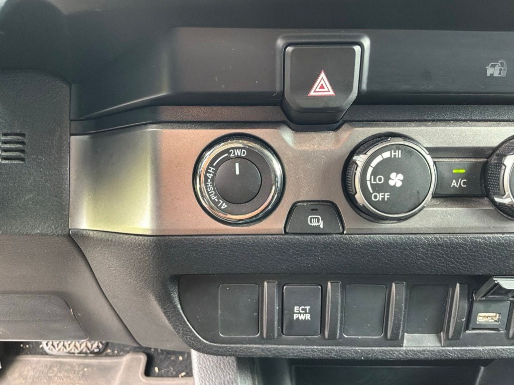 2022 Toyota Tacoma SR