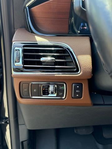 2008 Lincoln Navigator Base