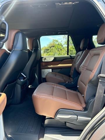 2008 Lincoln Navigator Base