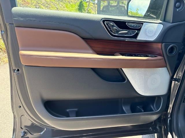 2008 Lincoln Navigator Base