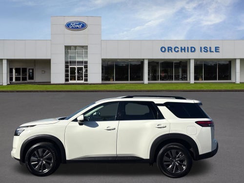 2023 Nissan Pathfinder SV