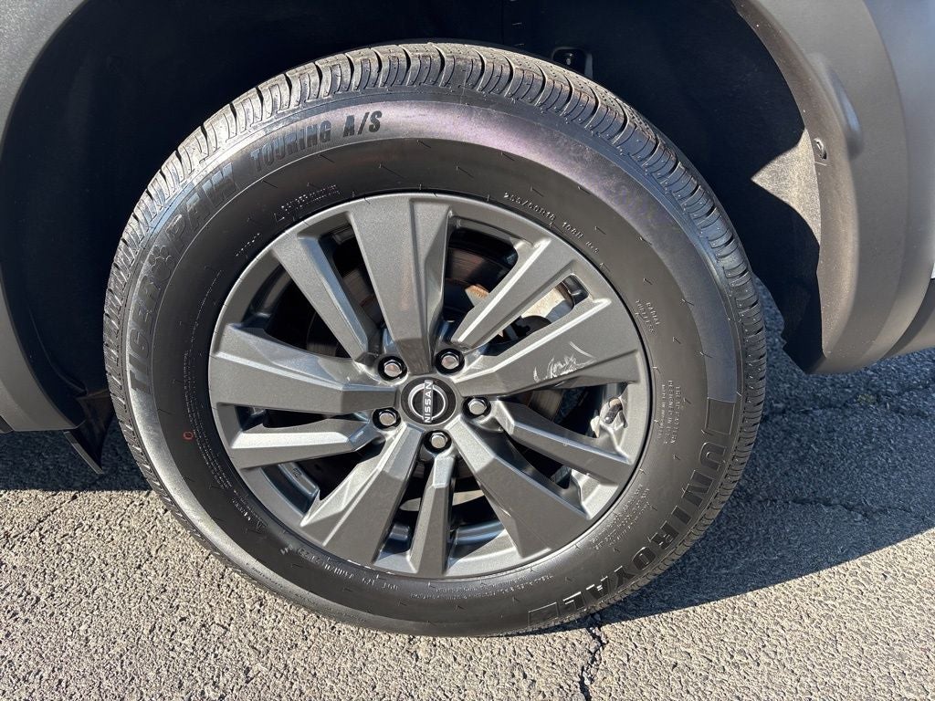 2023 Nissan Pathfinder SV