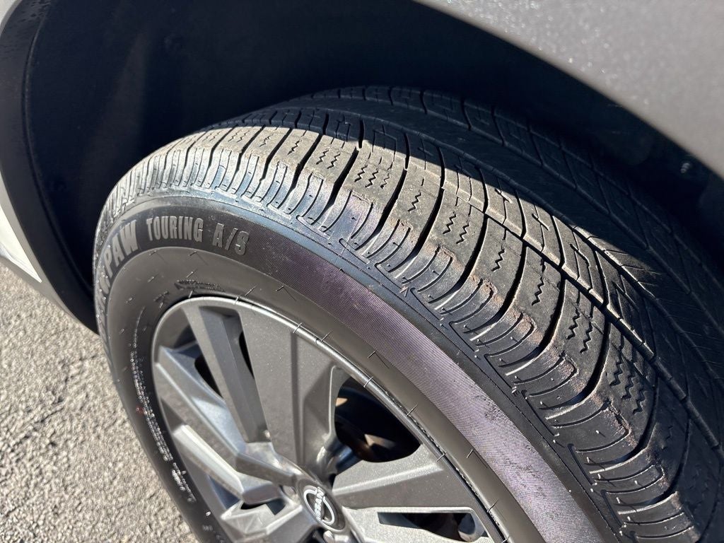 2023 Nissan Pathfinder SV