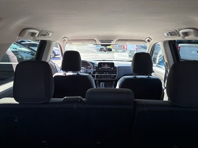 2023 Nissan Pathfinder SV