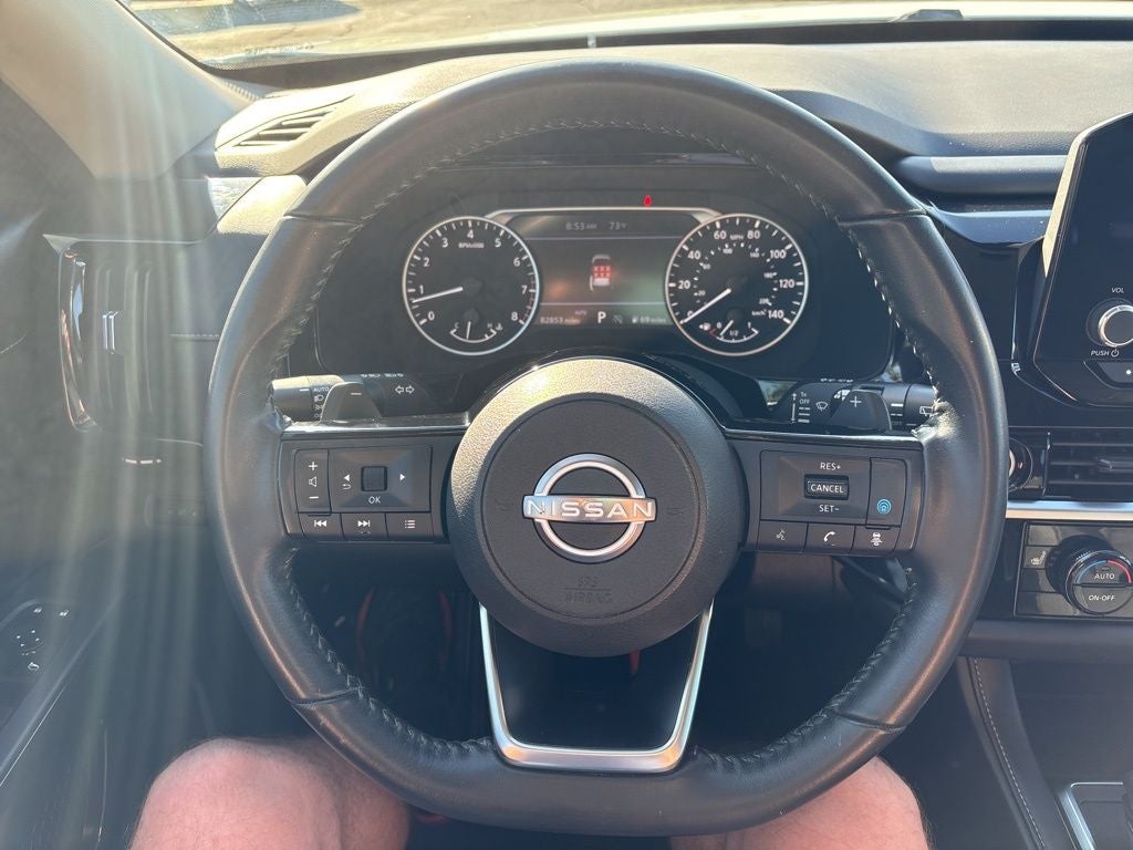 2023 Nissan Pathfinder SV