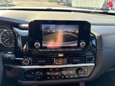 2023 Nissan Pathfinder SV