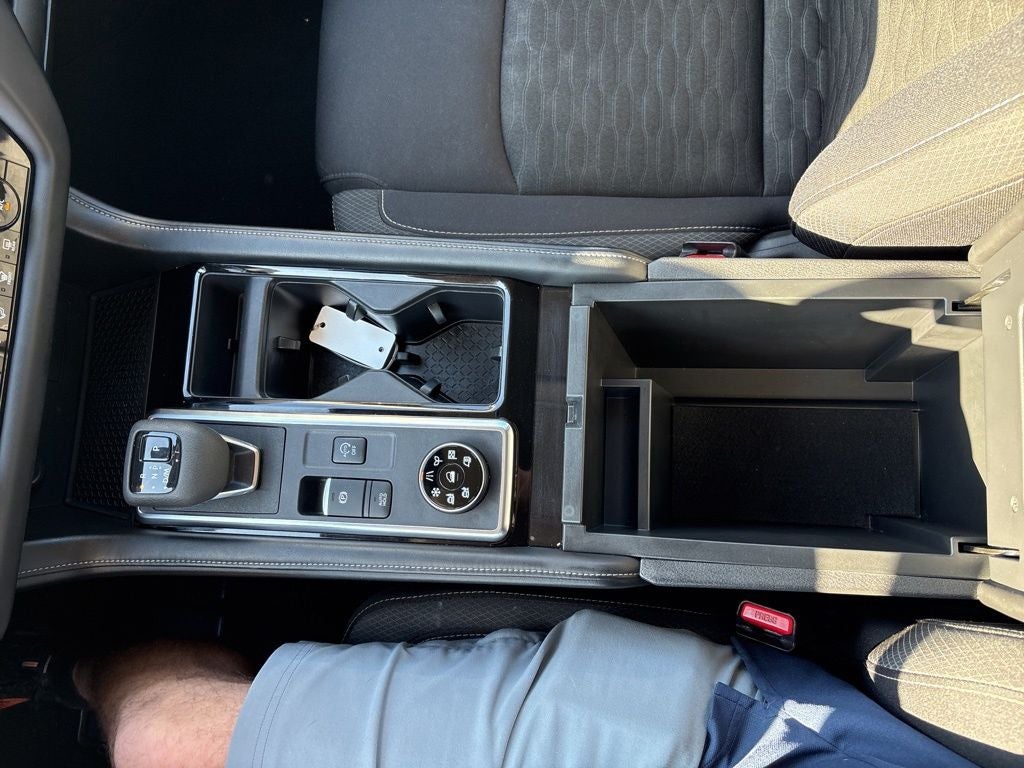 2023 Nissan Pathfinder SV