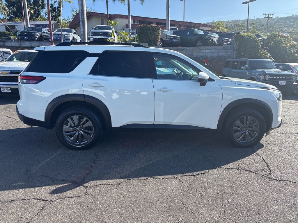 2023 Nissan Pathfinder SV