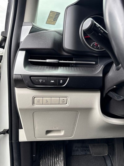 2023 Kia Carnival LX Seat Package