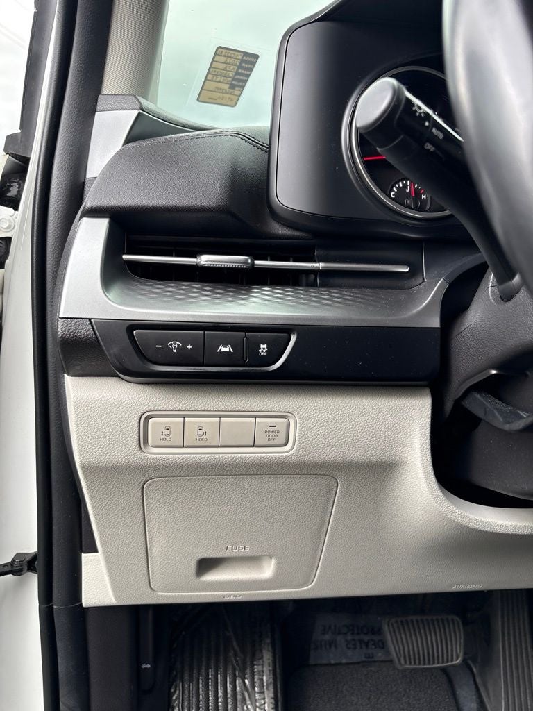 2023 Kia Carnival LX Seat Package