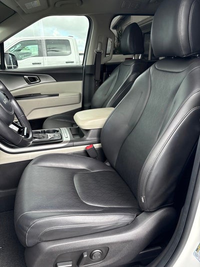 2023 Kia Carnival LX Seat Package